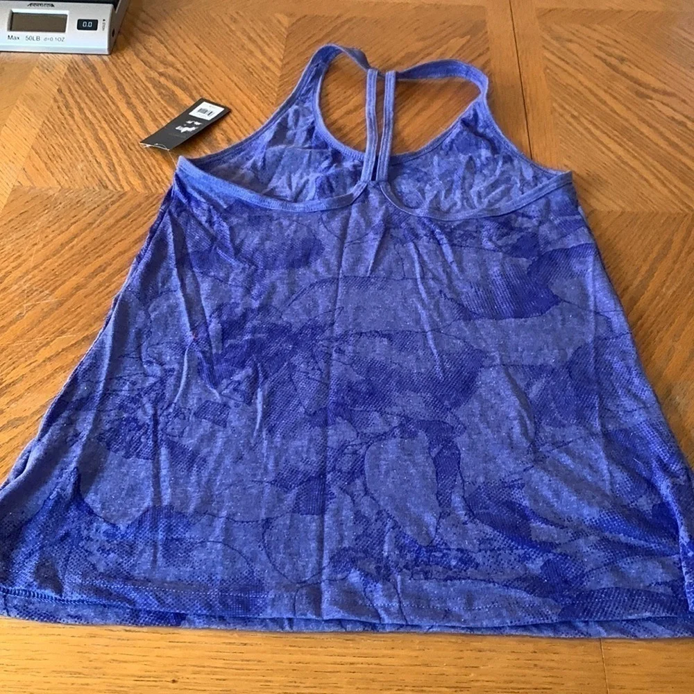 Workout tank - Picture 2 of 9